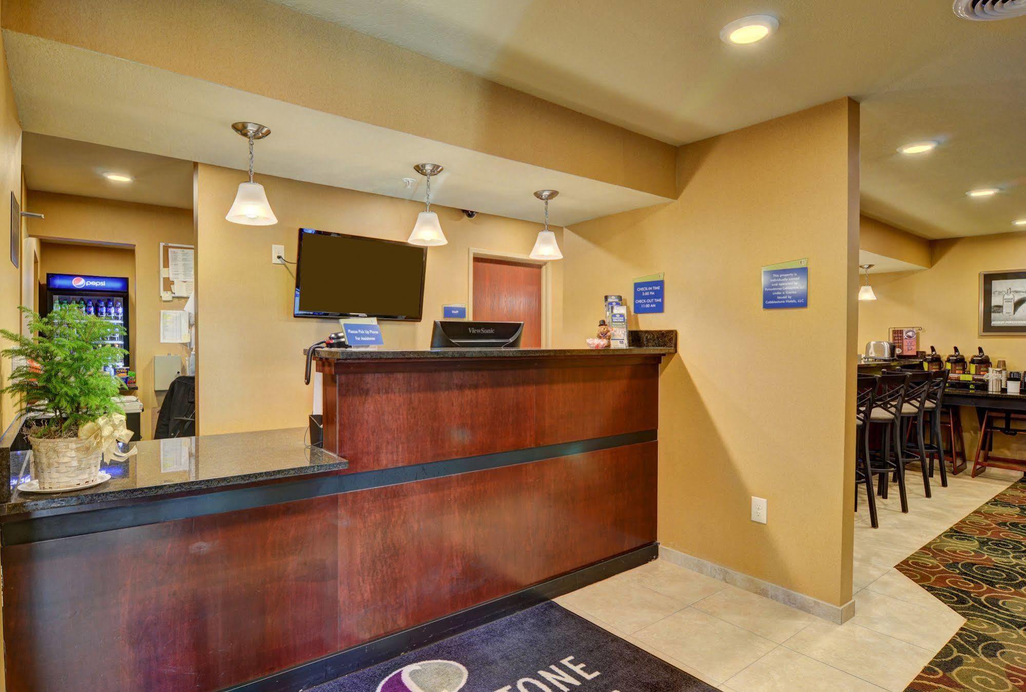 Cobblestone Hotel & Suites - Punxsutawney Exterior foto